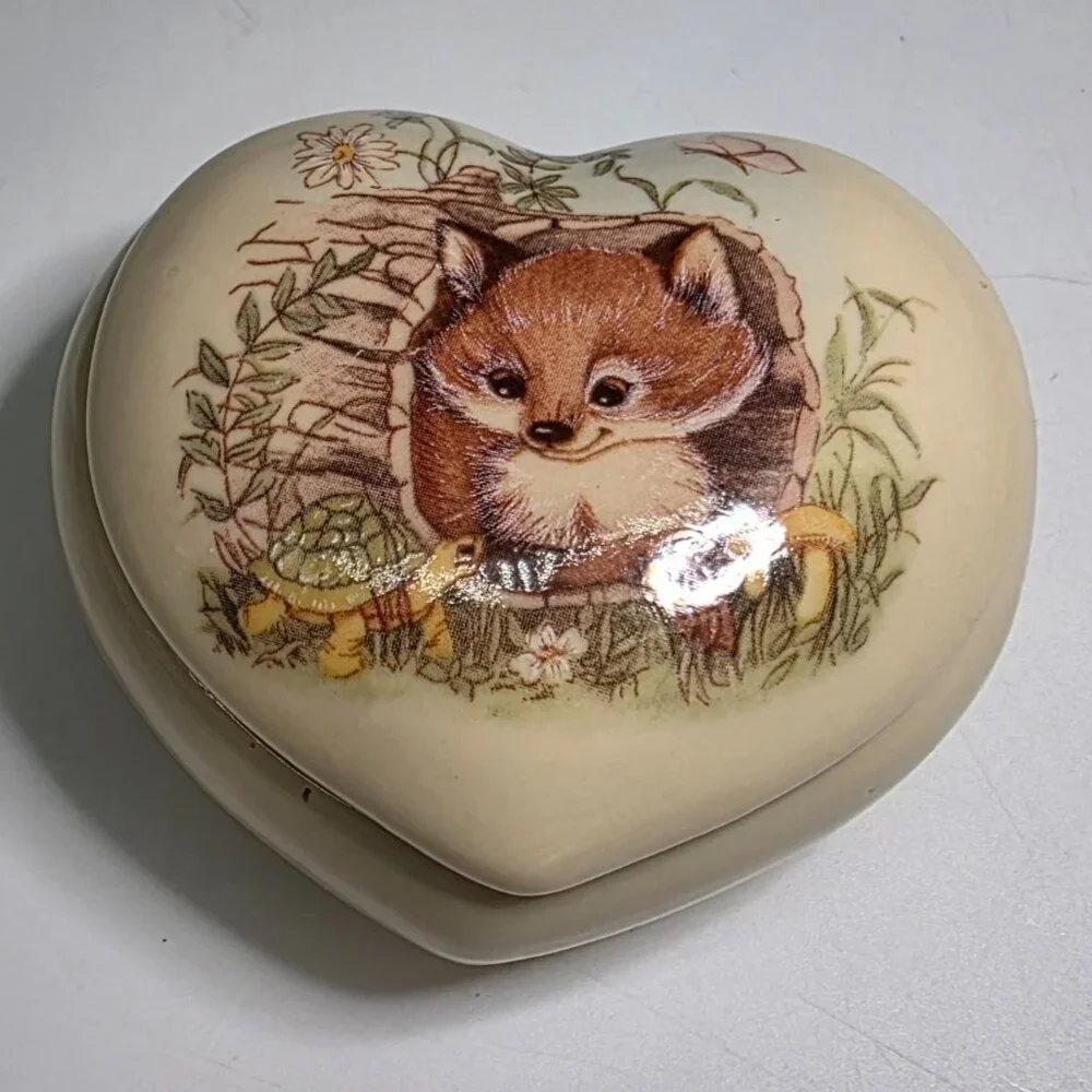 Heart-Shaped Ceramic Trinket Box With Fox & Nature Scene Design